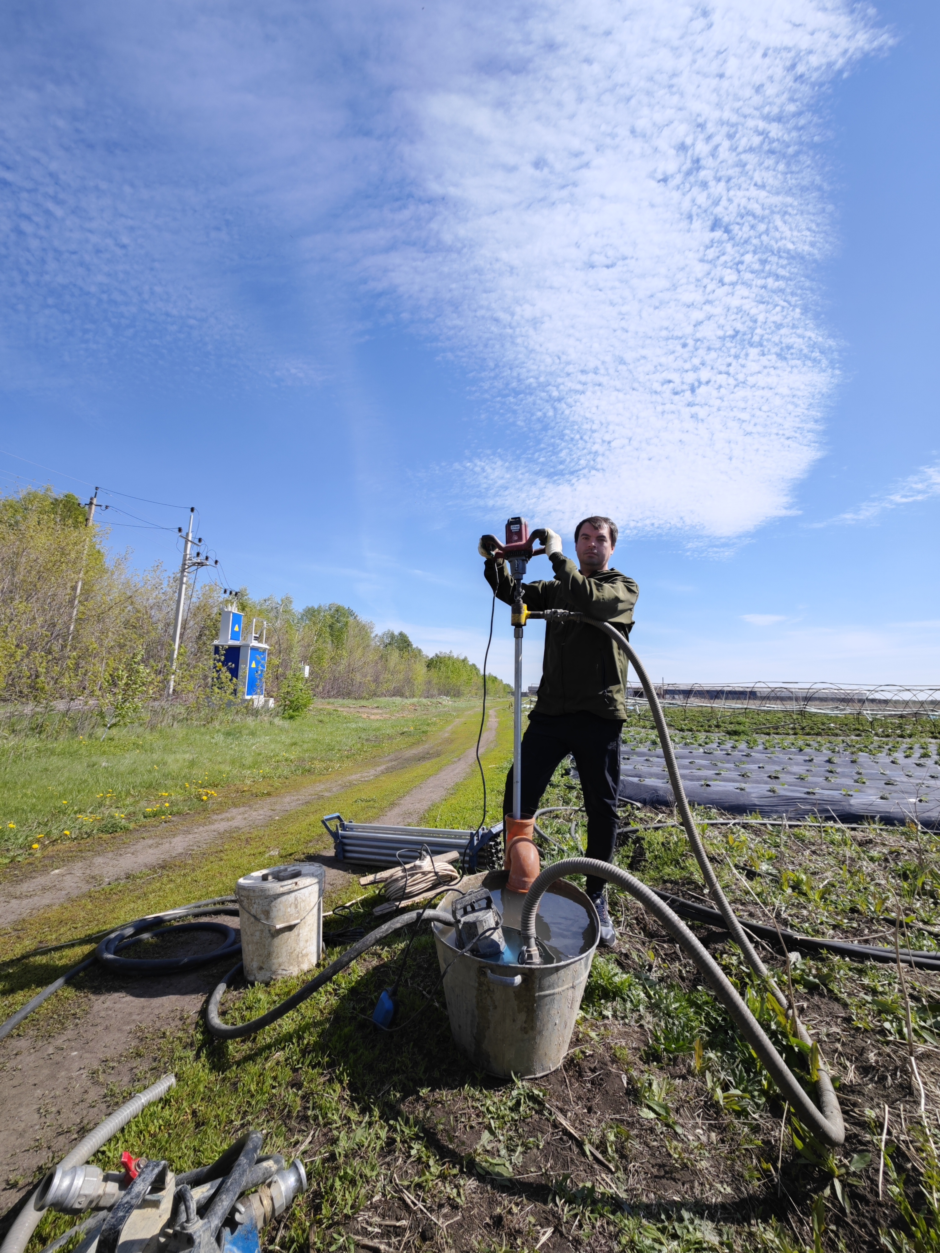 Мастер в процессе бурения